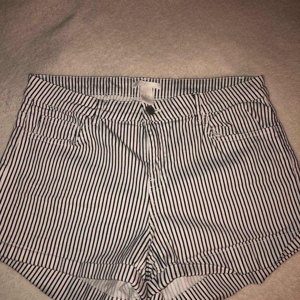 High waisted short-shorts